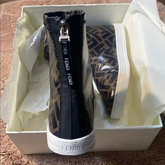 Fendi Kids BLA FENDI PATENT boots - Picture 4 of 10